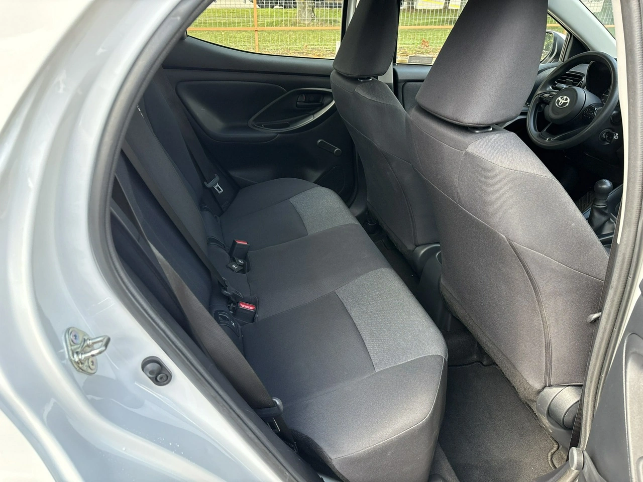 Toyota Yaris - Zdjęcie 16