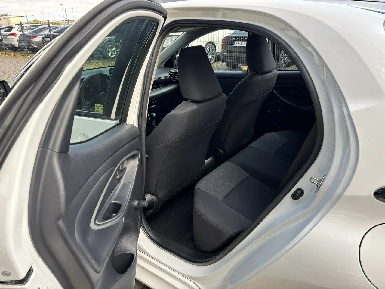 Toyota Yaris - Zdjęcie 19