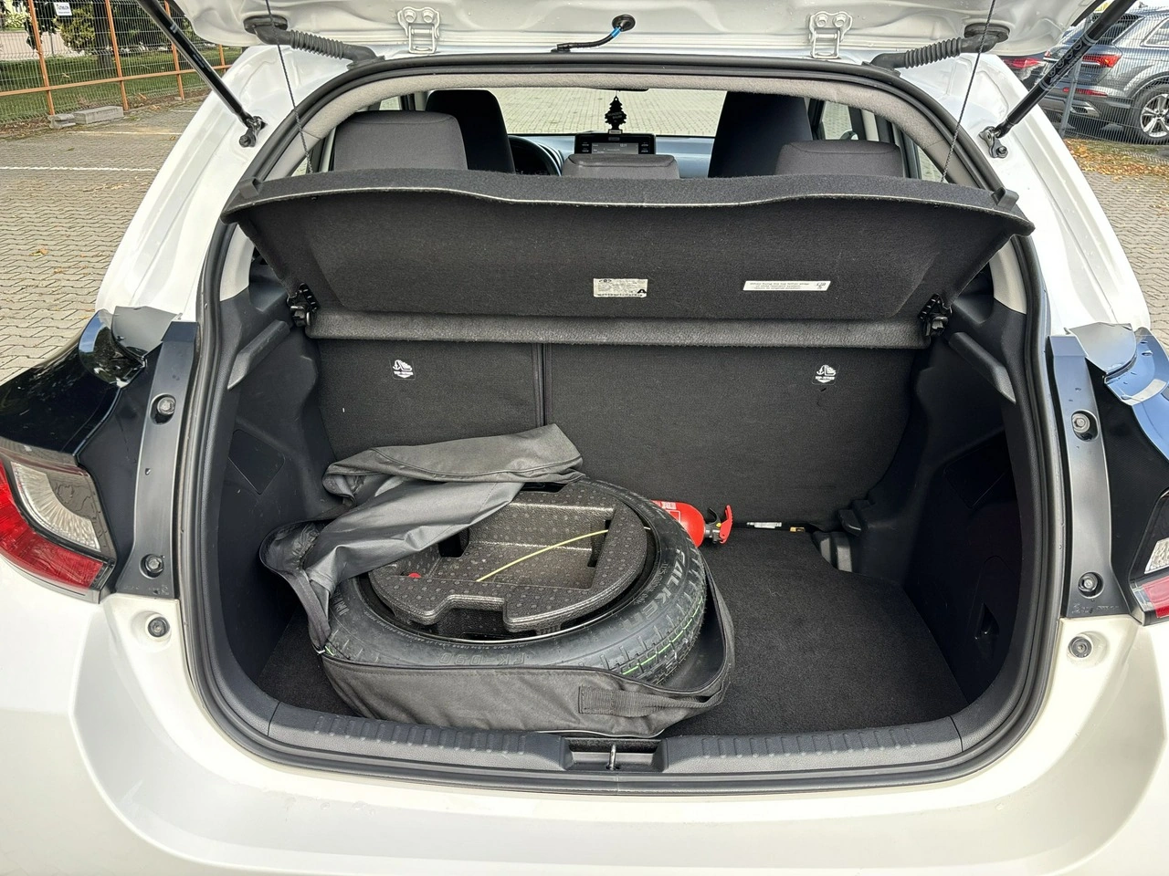 Toyota Yaris - Zdjęcie 20