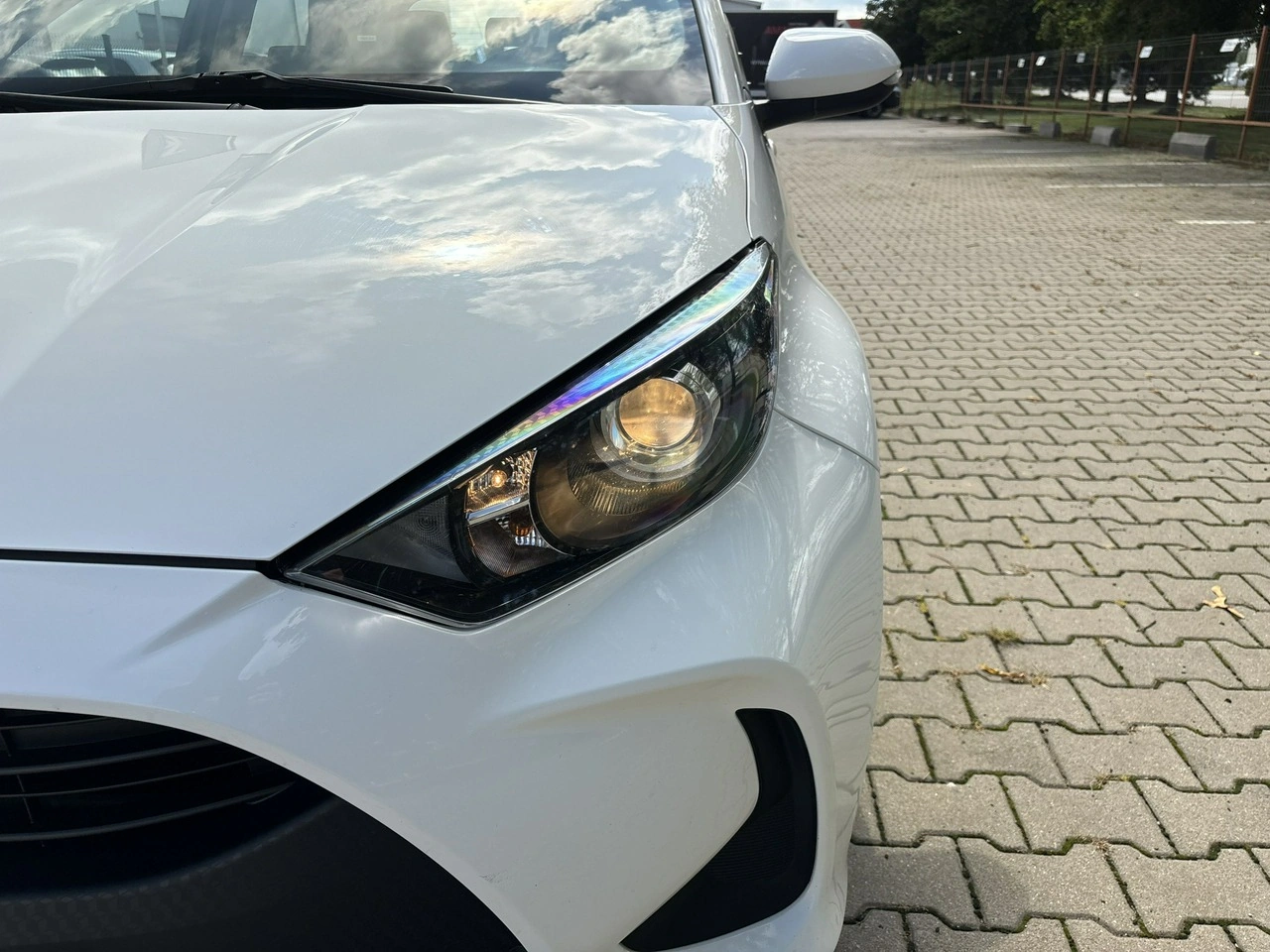 Toyota Yaris - Zdjęcie 8