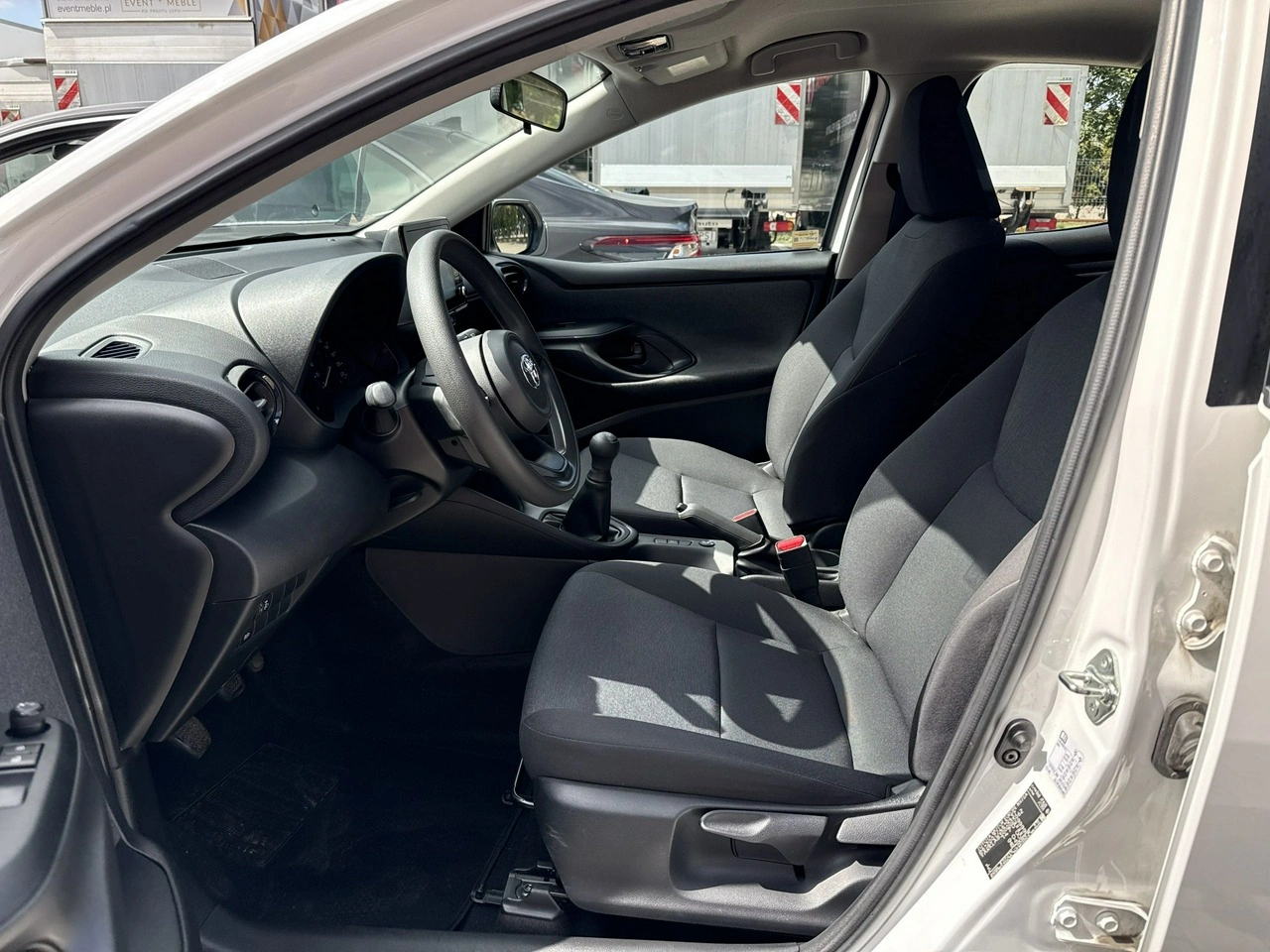 Toyota Yaris - Zdjęcie 9