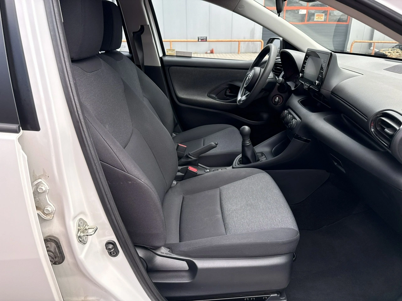 Toyota Yaris - Zdjęcie 18