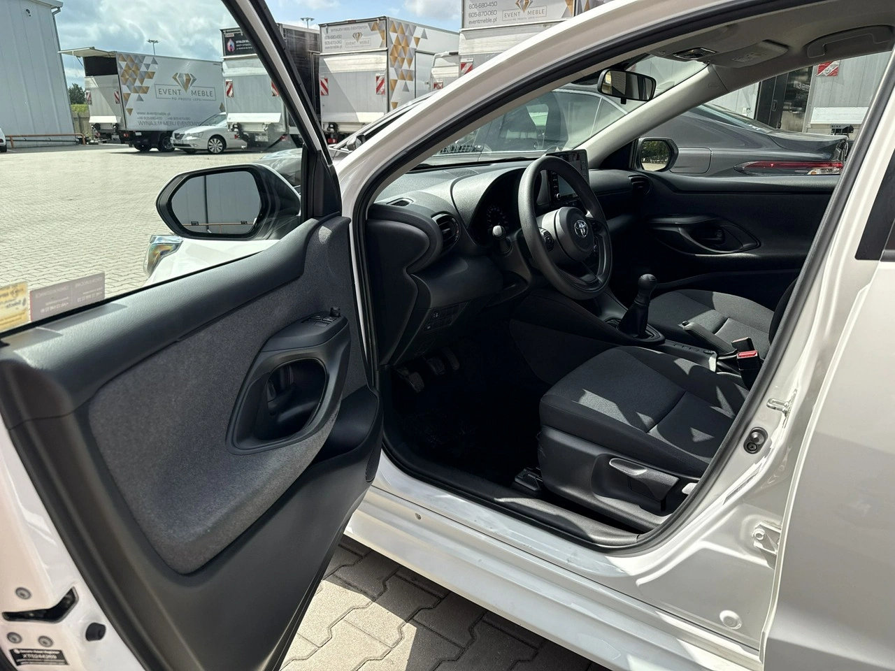 Toyota Yaris - Zdjęcie 8