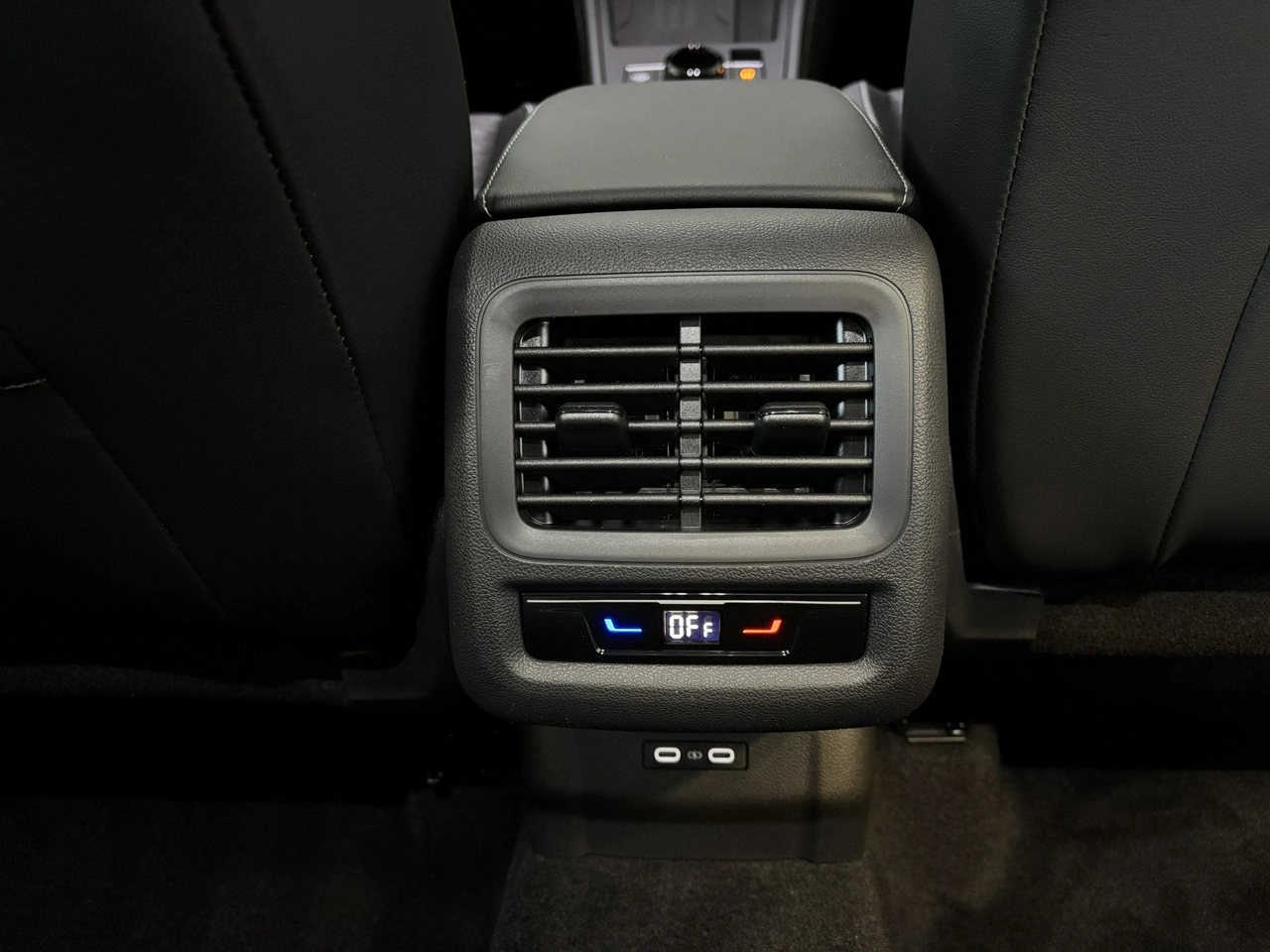 Volkswagen T-Roc - Zdjęcie 15