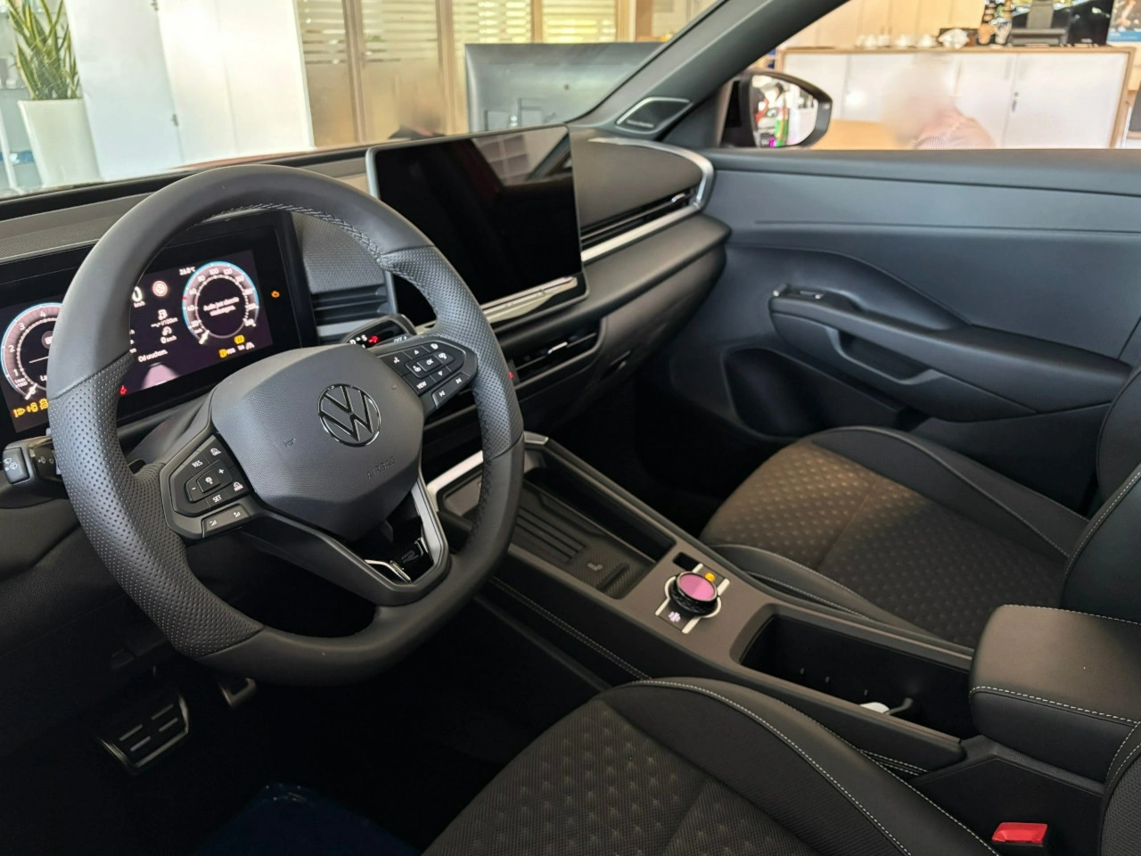 Volkswagen T-Roc - Zdjęcie 18