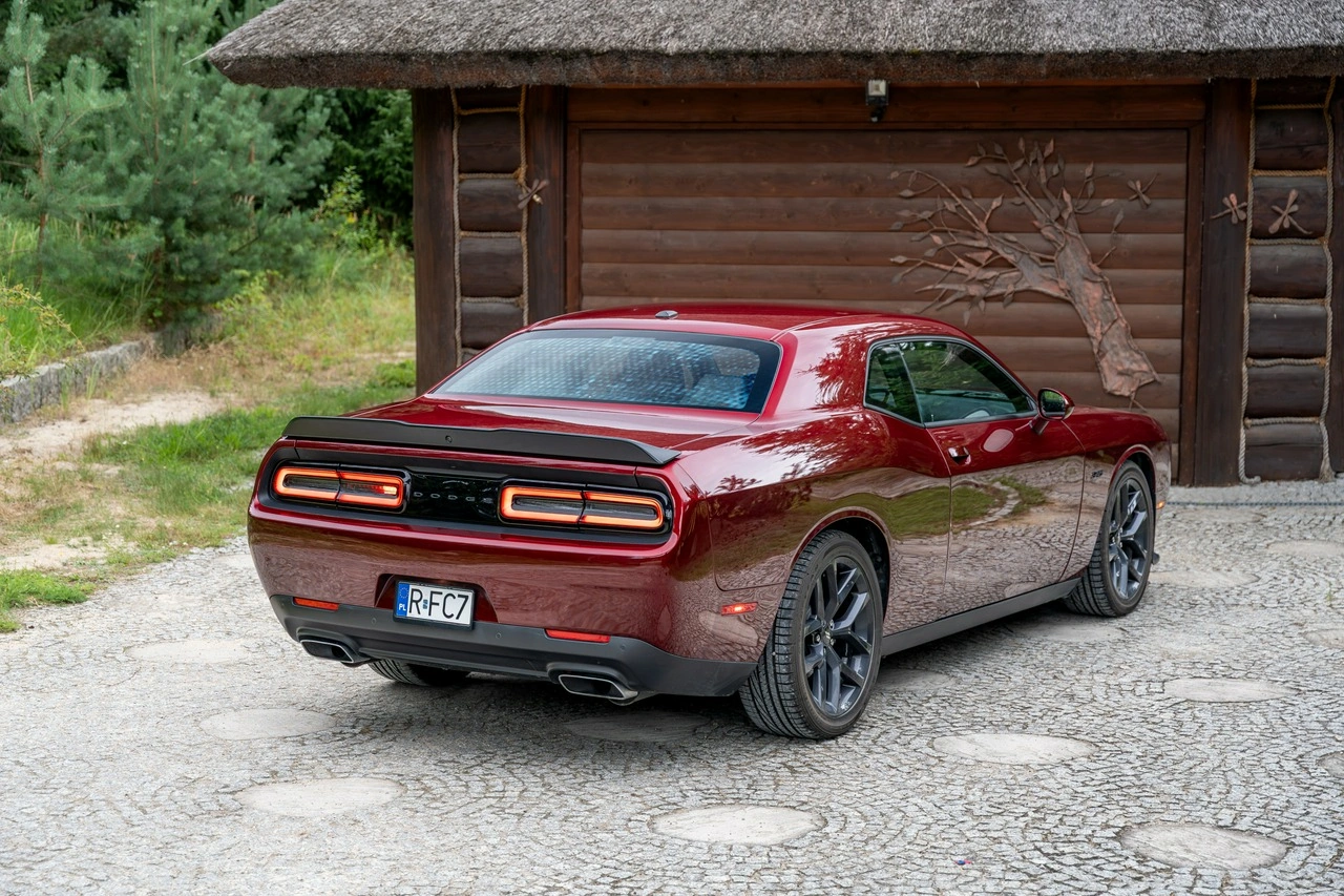 Dodge Challenger - Zdjęcie 21