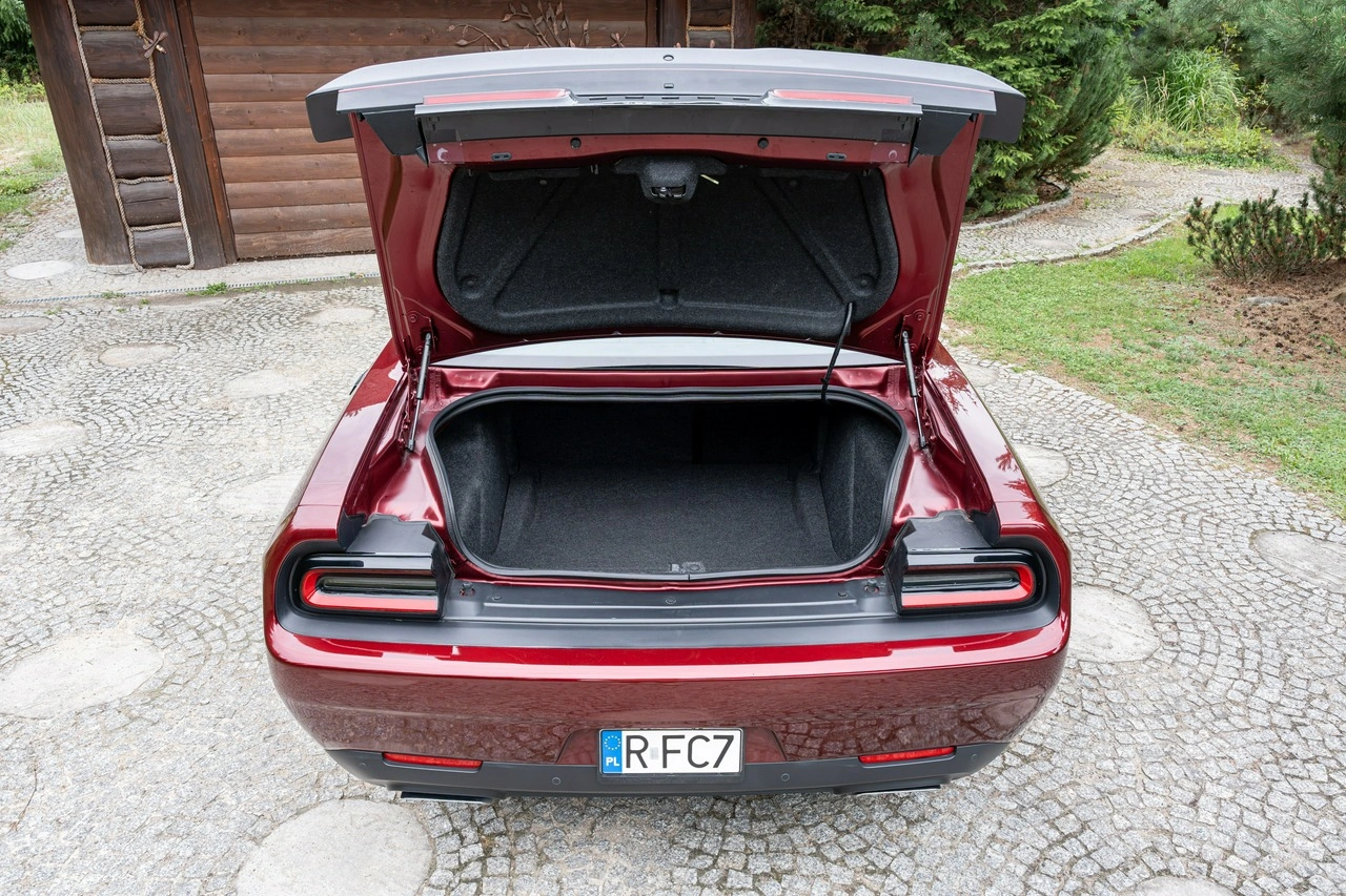 Dodge Challenger - Zdjęcie 30