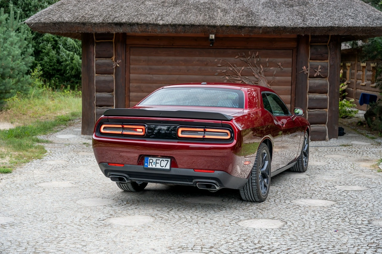 Dodge Challenger - Zdjęcie 3