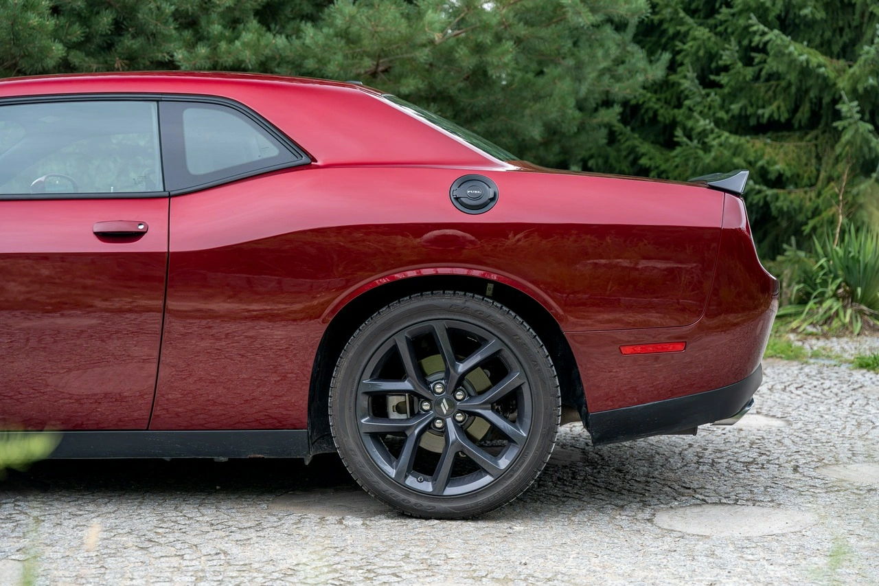 Dodge Challenger - Zdjęcie 8