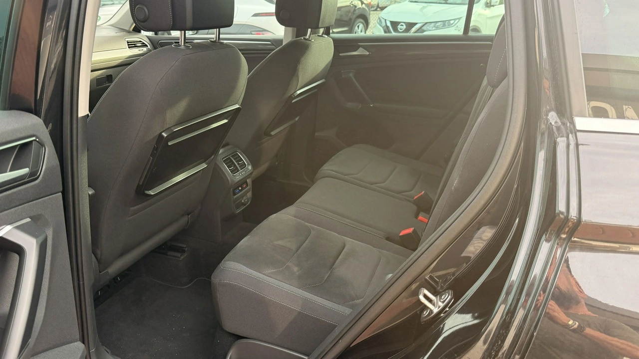Volkswagen Tiguan - Zdjęcie 11