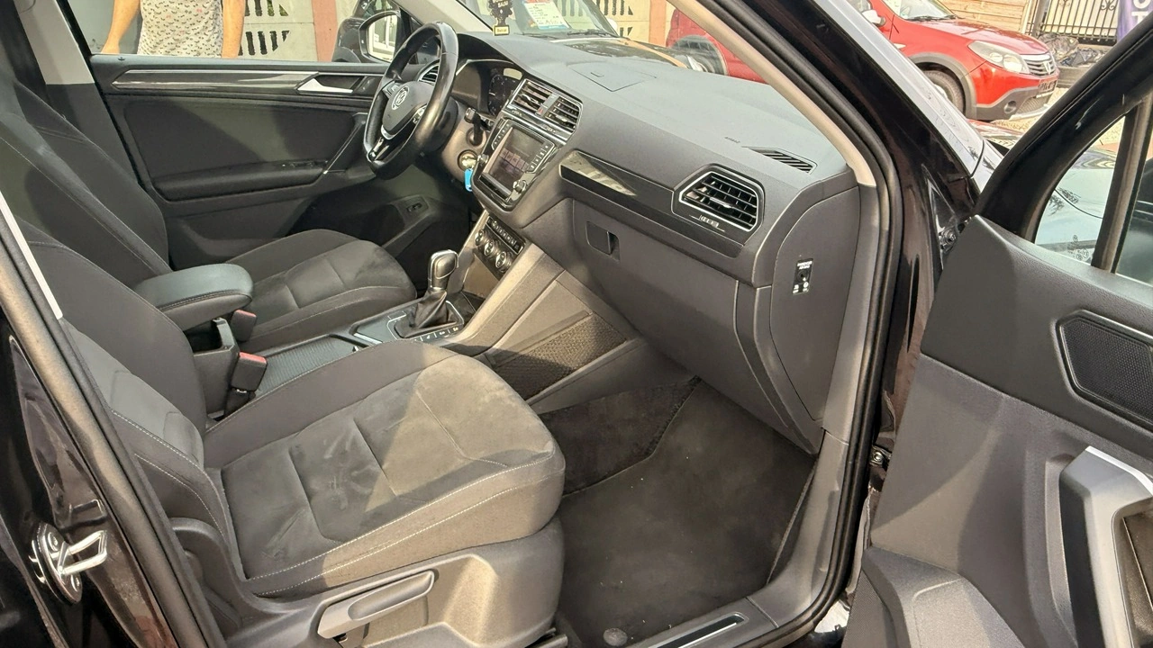 Volkswagen Tiguan - Zdjęcie 12