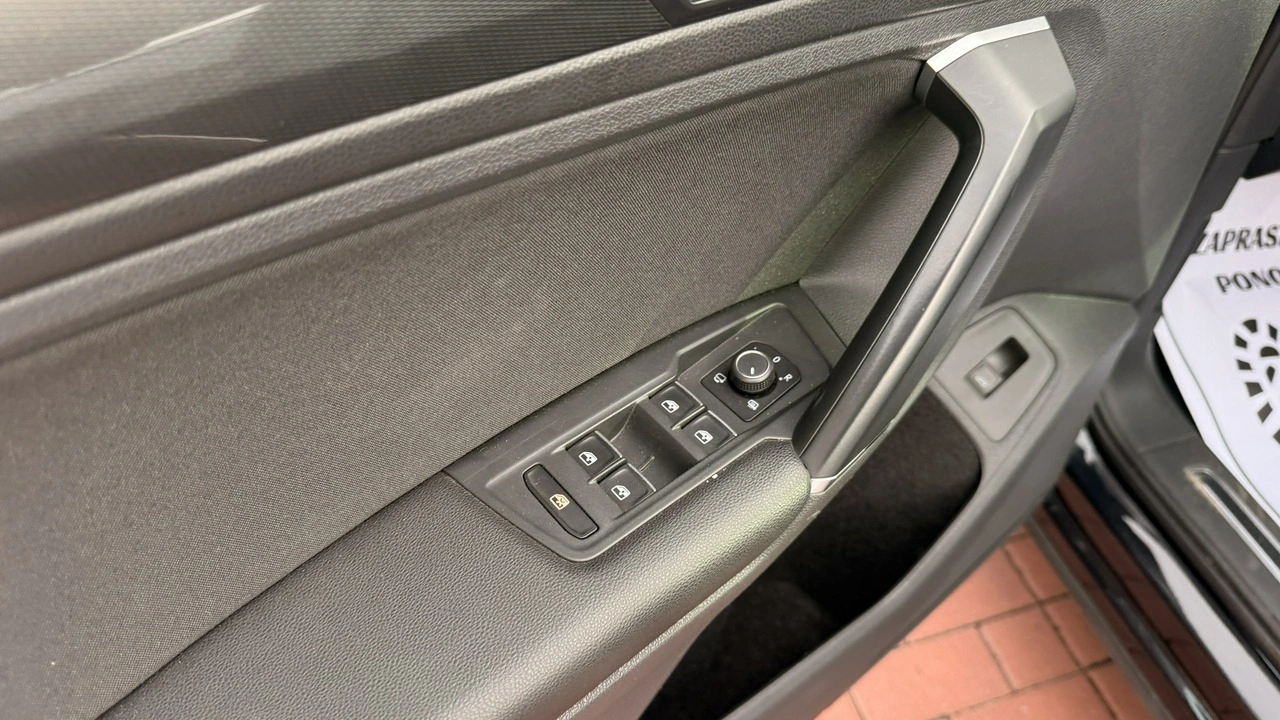 Volkswagen Tiguan - Zdjęcie 17
