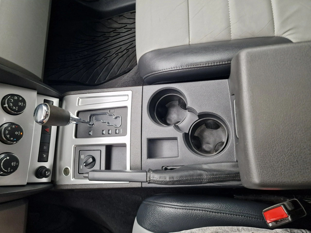 Dodge Nitro - Zdjęcie 34