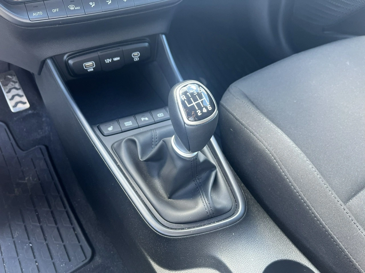 Hyundai Bayon - Zdjęcie 13