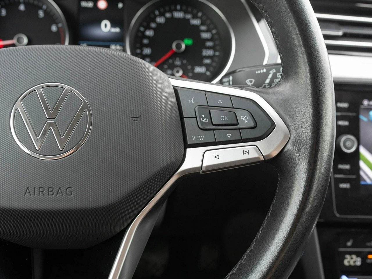 Volkswagen Passat - Zdjęcie 13