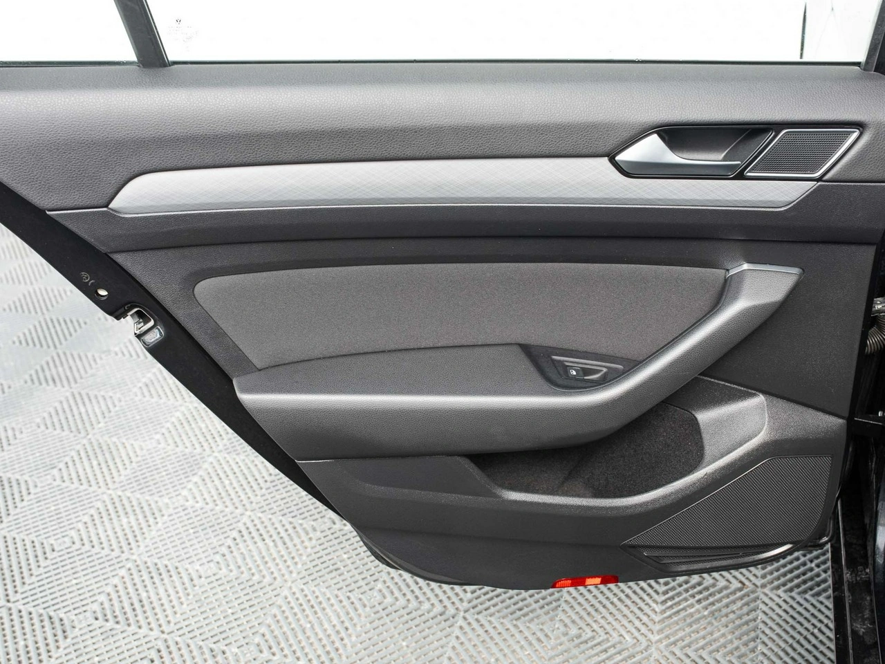 Volkswagen Passat - Zdjęcie 24