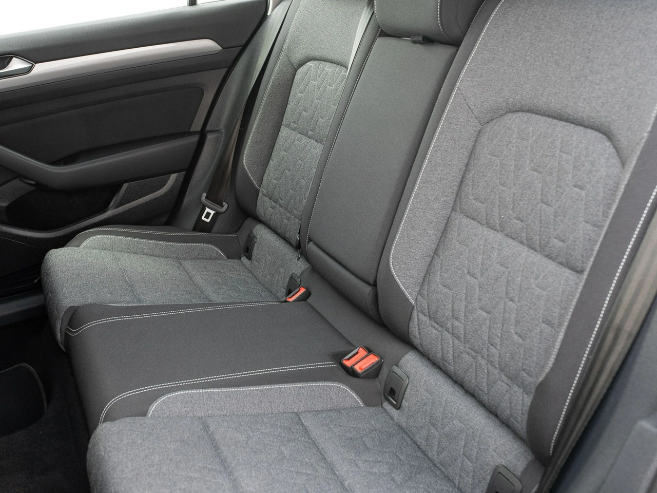 Volkswagen Passat - Zdjęcie 26