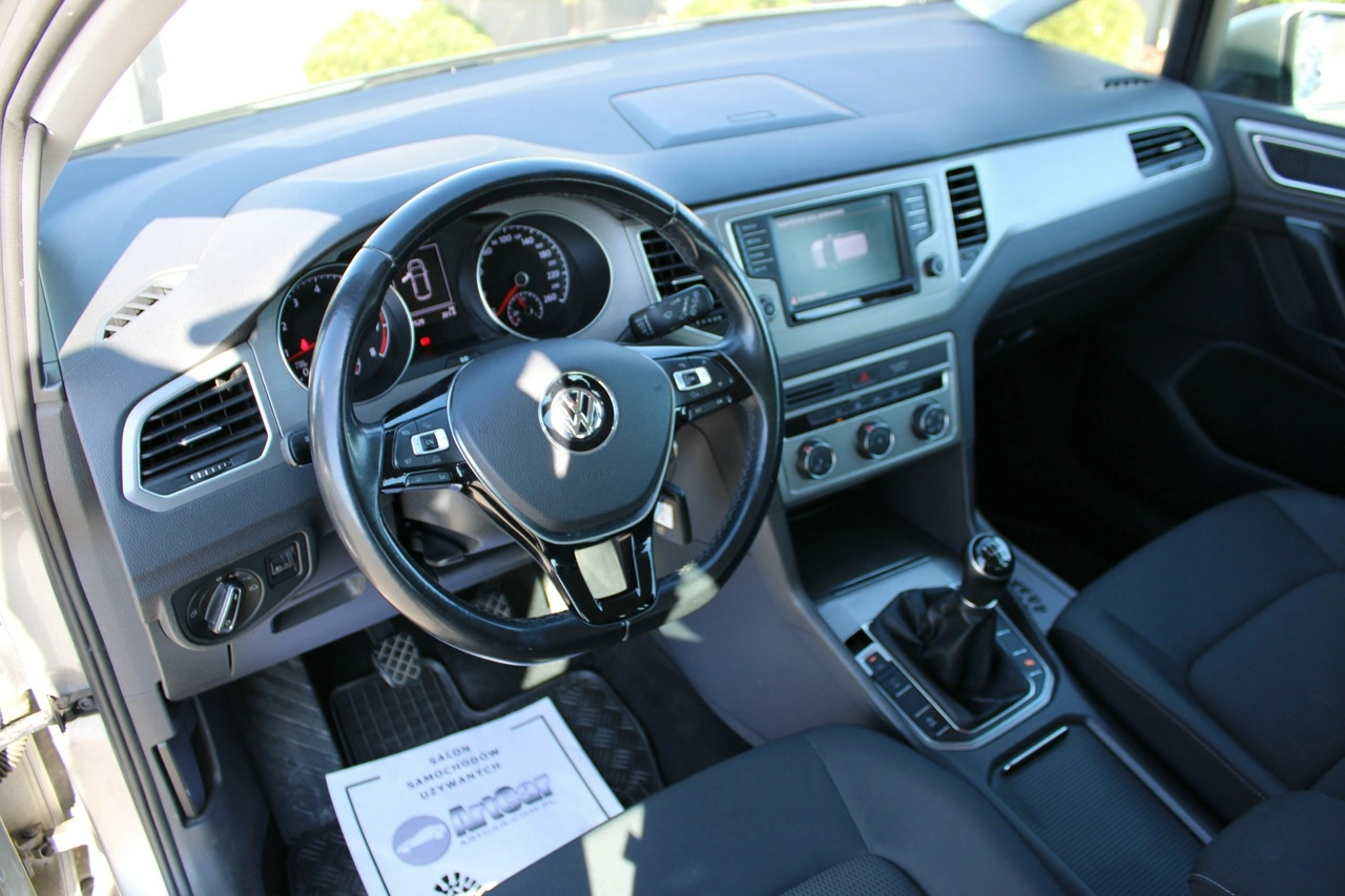 Volkswagen Golf Sportsvan - Zdjęcie 19
