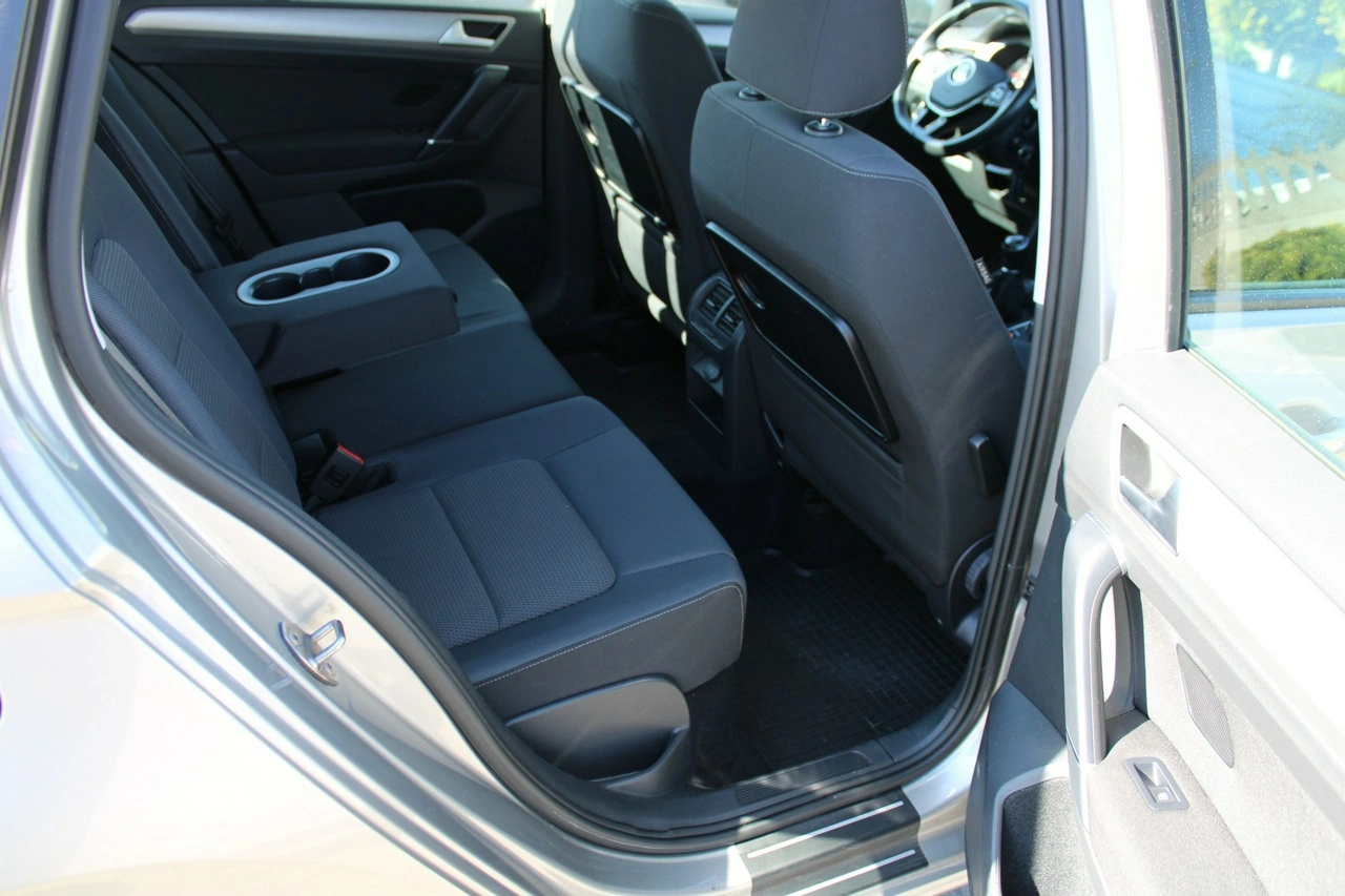 Volkswagen Golf Sportsvan - Zdjęcie 29