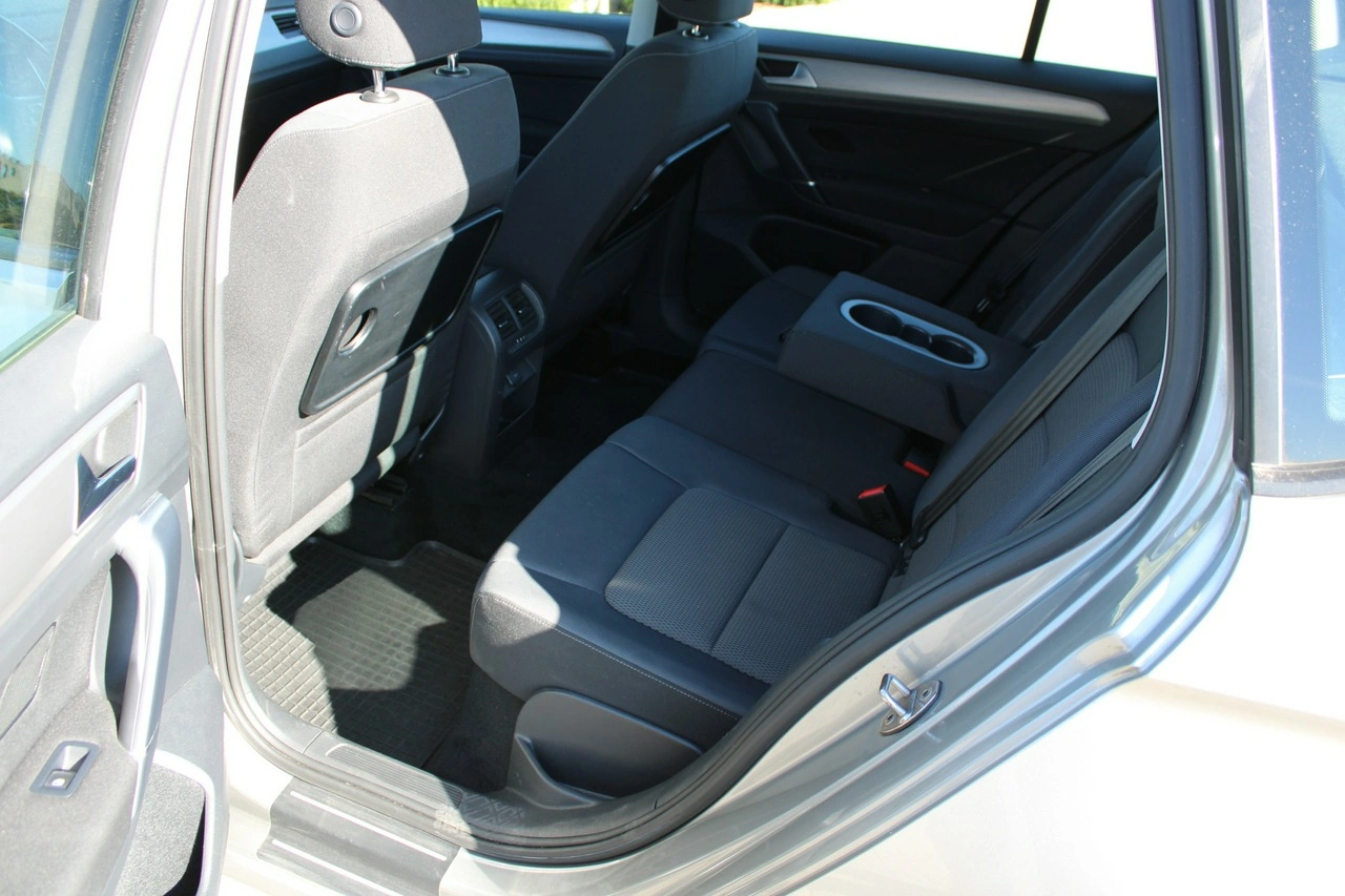 Volkswagen Golf Sportsvan - Zdjęcie 30