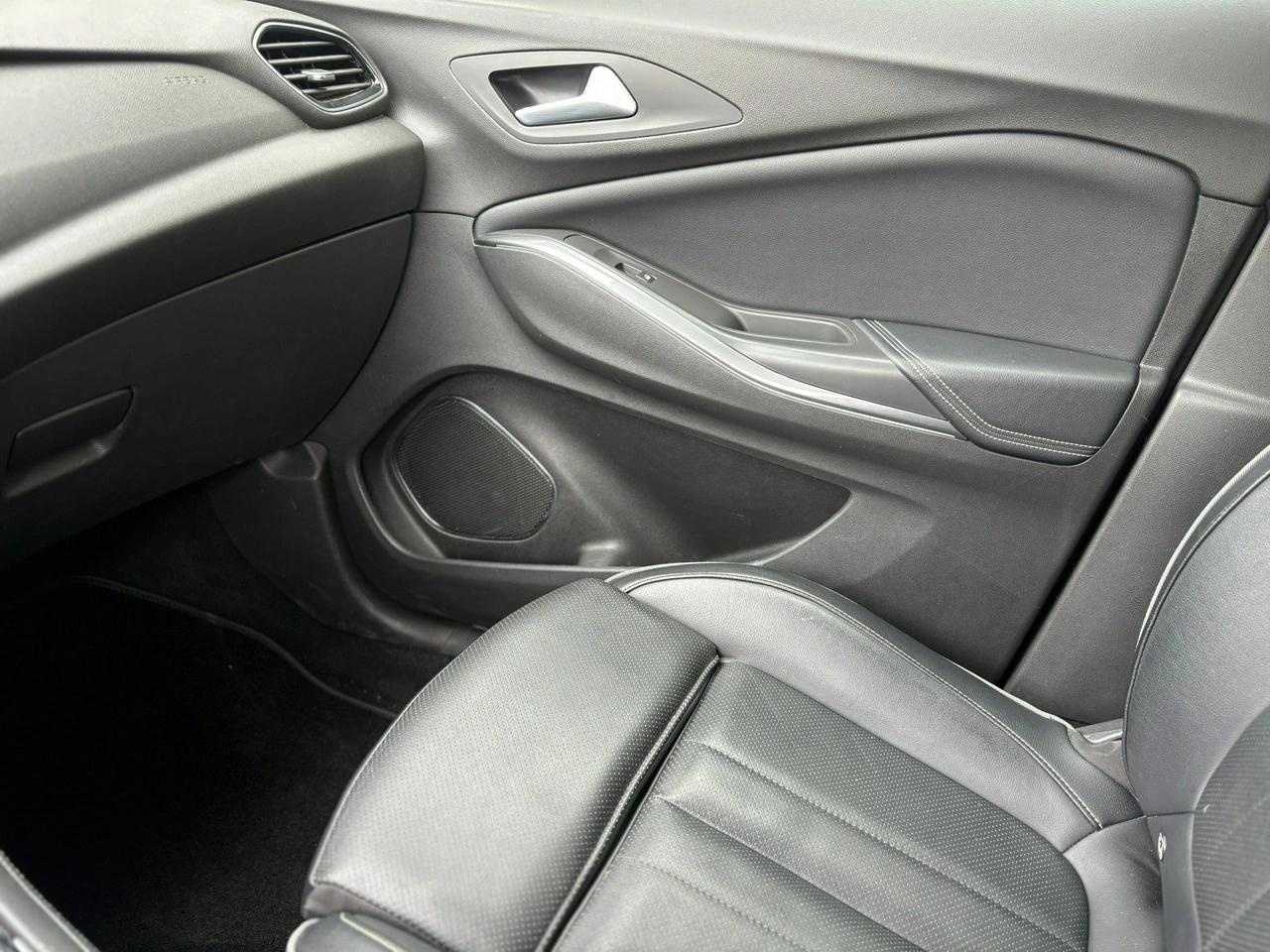 Opel Grandland X - Zdjęcie 15