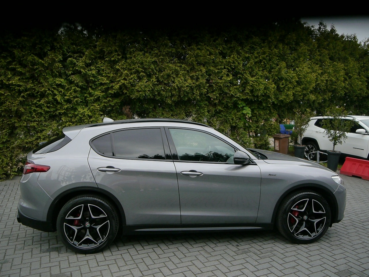 Alfa Romeo Stelvio - Zdjęcie 10