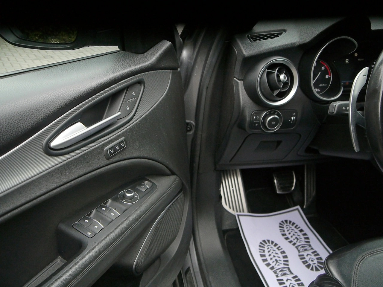 Alfa Romeo Stelvio - Zdjęcie 34