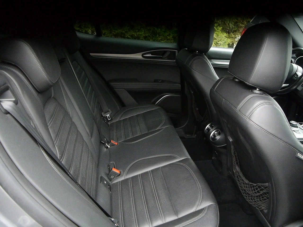 Alfa Romeo Stelvio - Zdjęcie 32