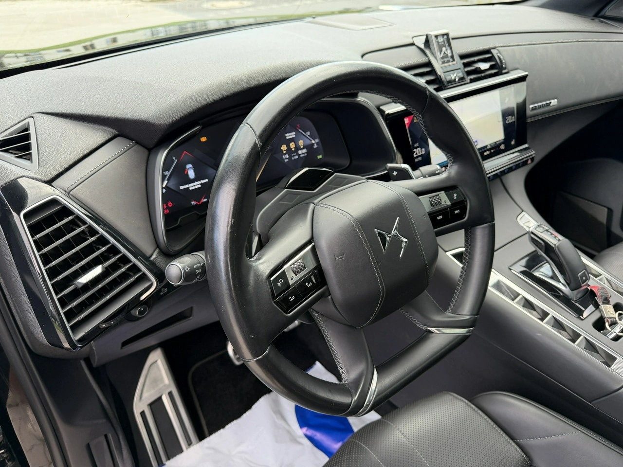 DS Automobiles DS 7 Crossback - Zdjęcie 17