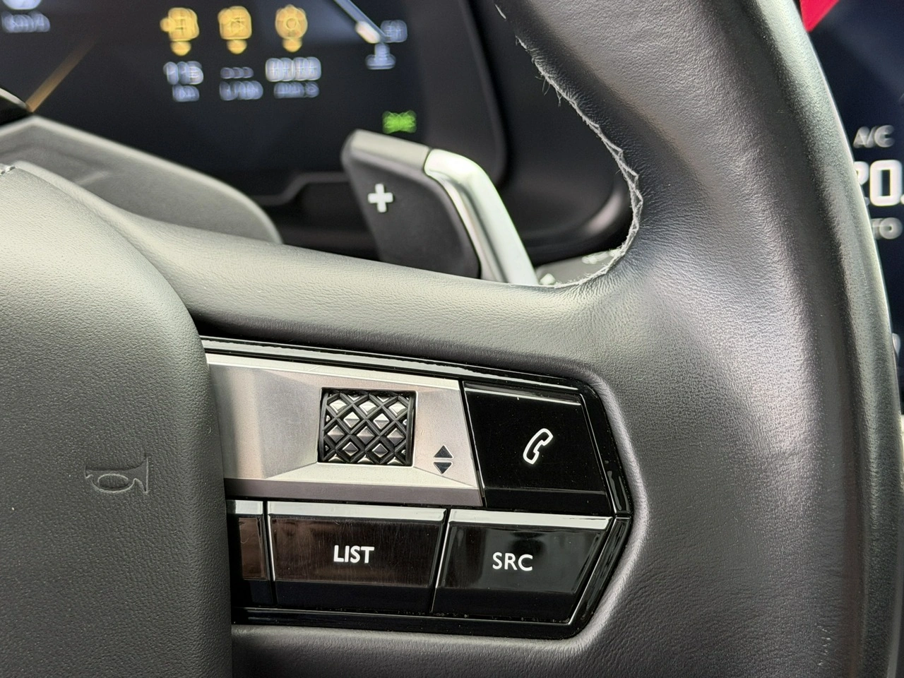 DS Automobiles DS 7 Crossback - Zdjęcie 21
