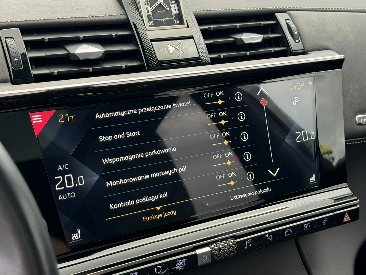 DS Automobiles DS 7 Crossback - Zdjęcie 26