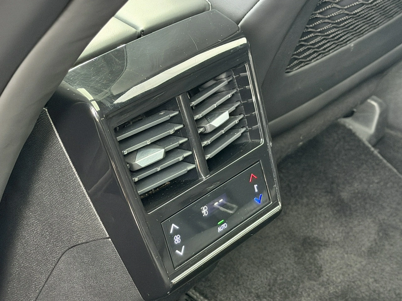 DS Automobiles DS 7 Crossback - Zdjęcie 31