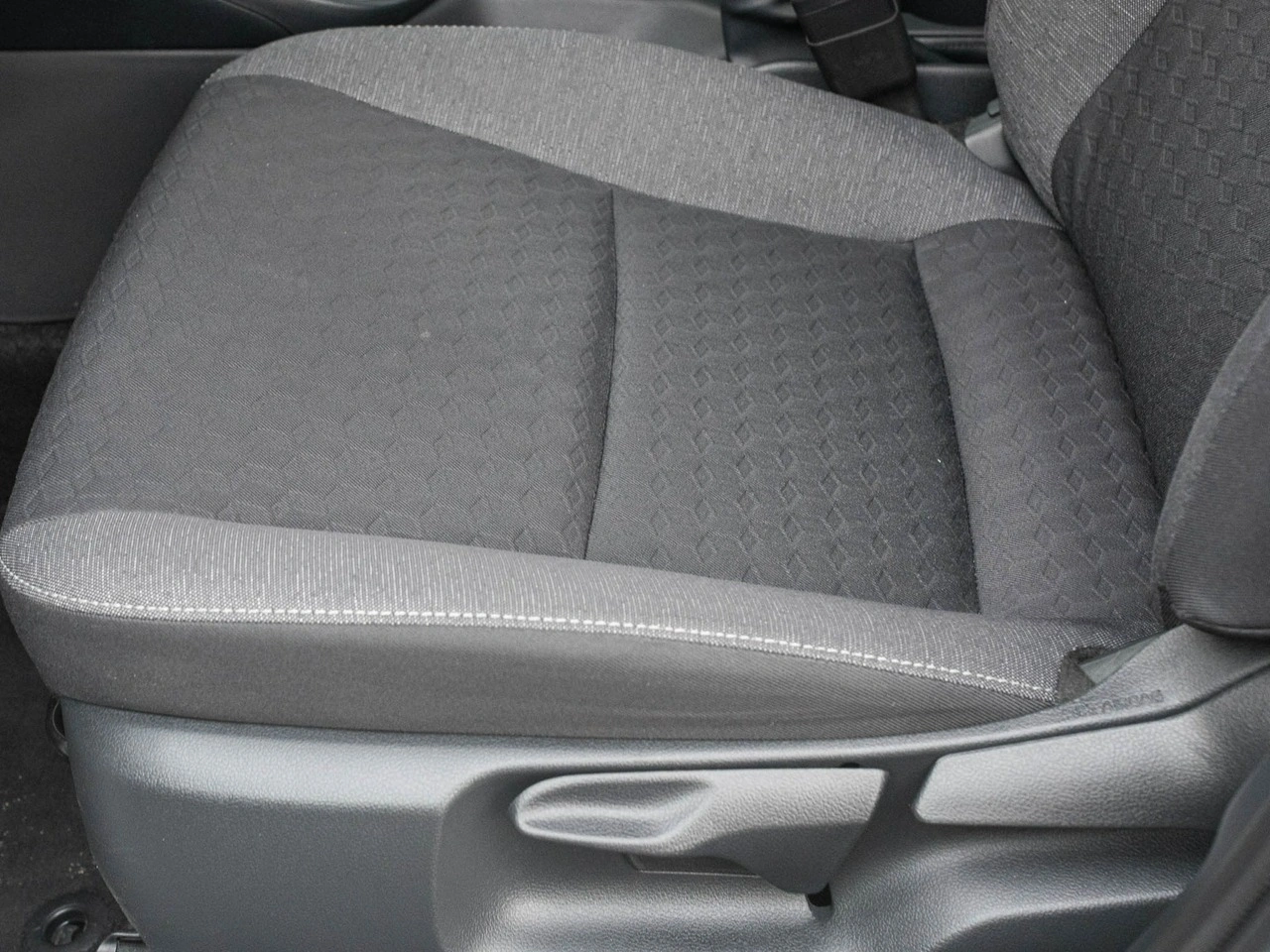 Toyota Yaris - Zdjęcie 9