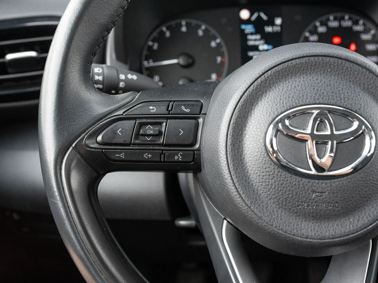 Toyota Yaris - Zdjęcie 12