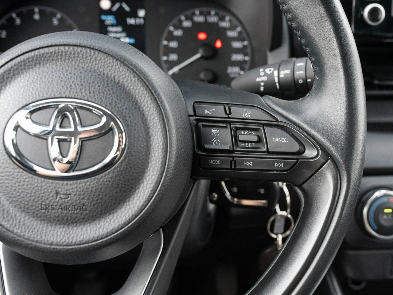 Toyota Yaris - Zdjęcie 13