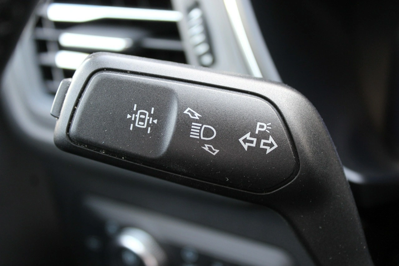 Ford Kuga - Zdjęcie 21