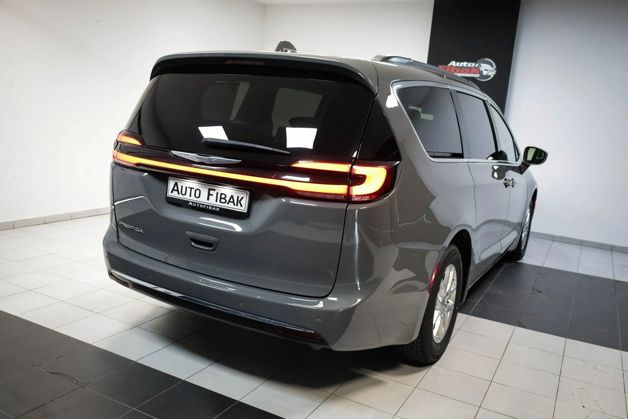 Chrysler Pacifica - Zdjęcie 11
