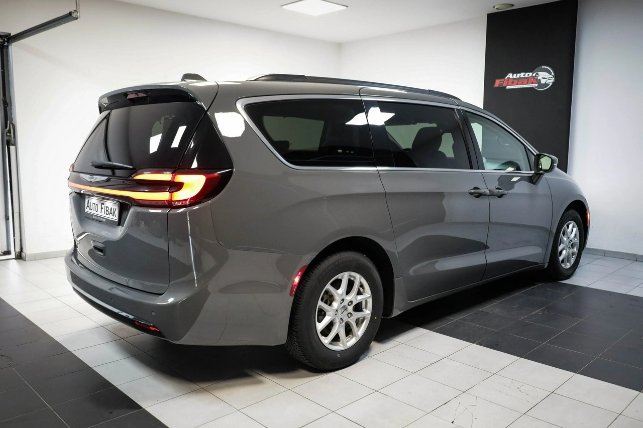 Chrysler Pacifica - Zdjęcie 12