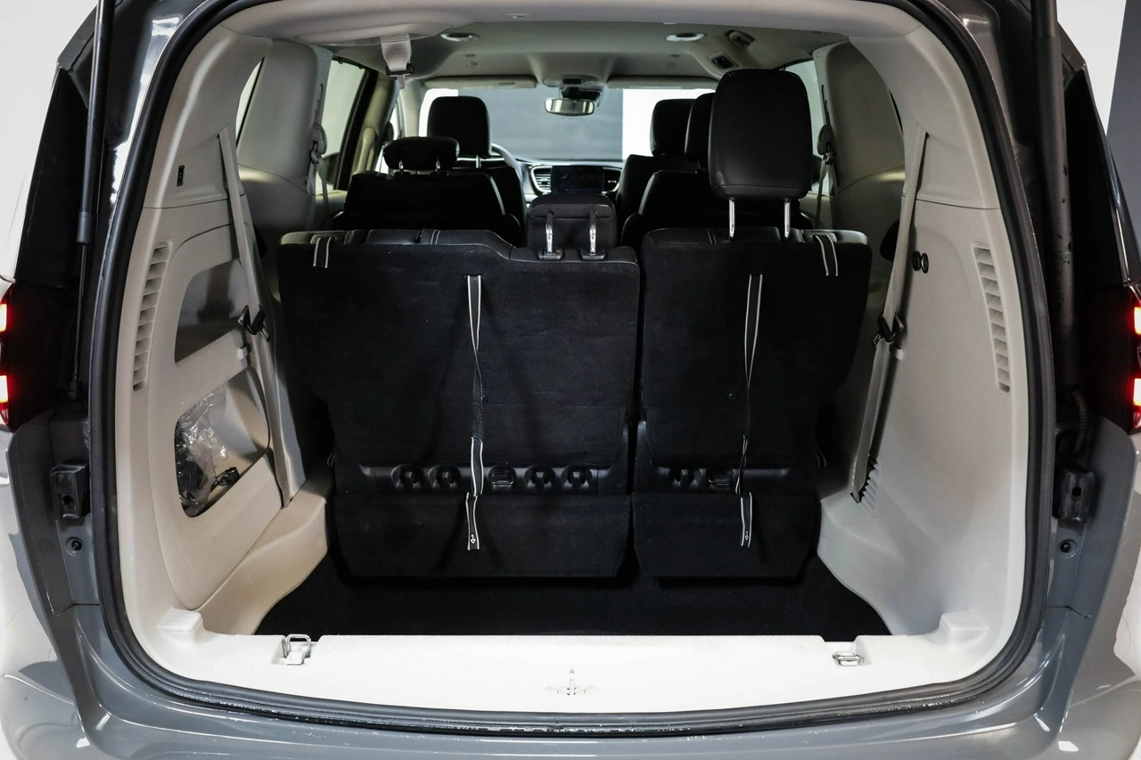 Chrysler Pacifica - Zdjęcie 14