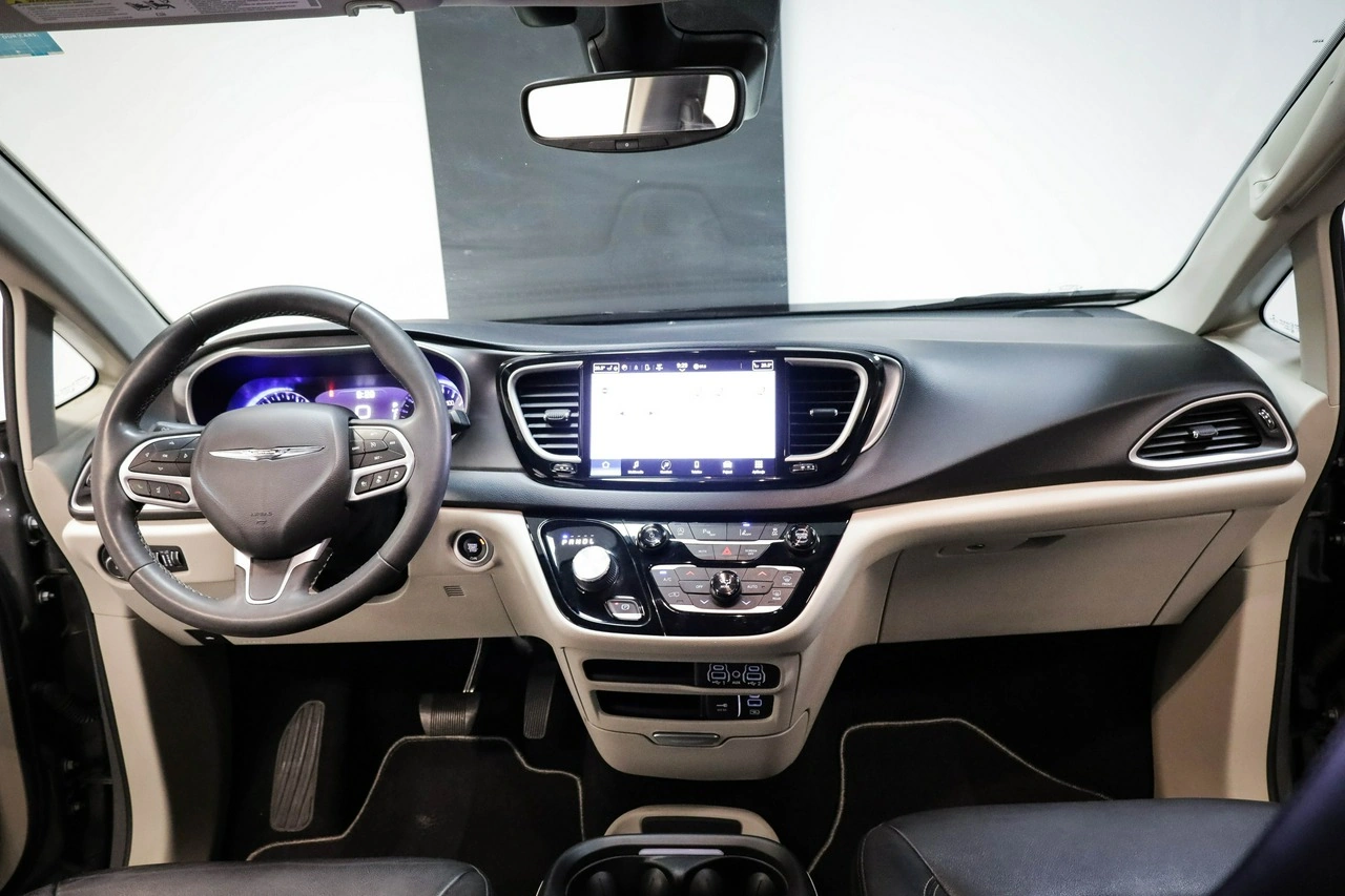 Chrysler Pacifica - Zdjęcie 15