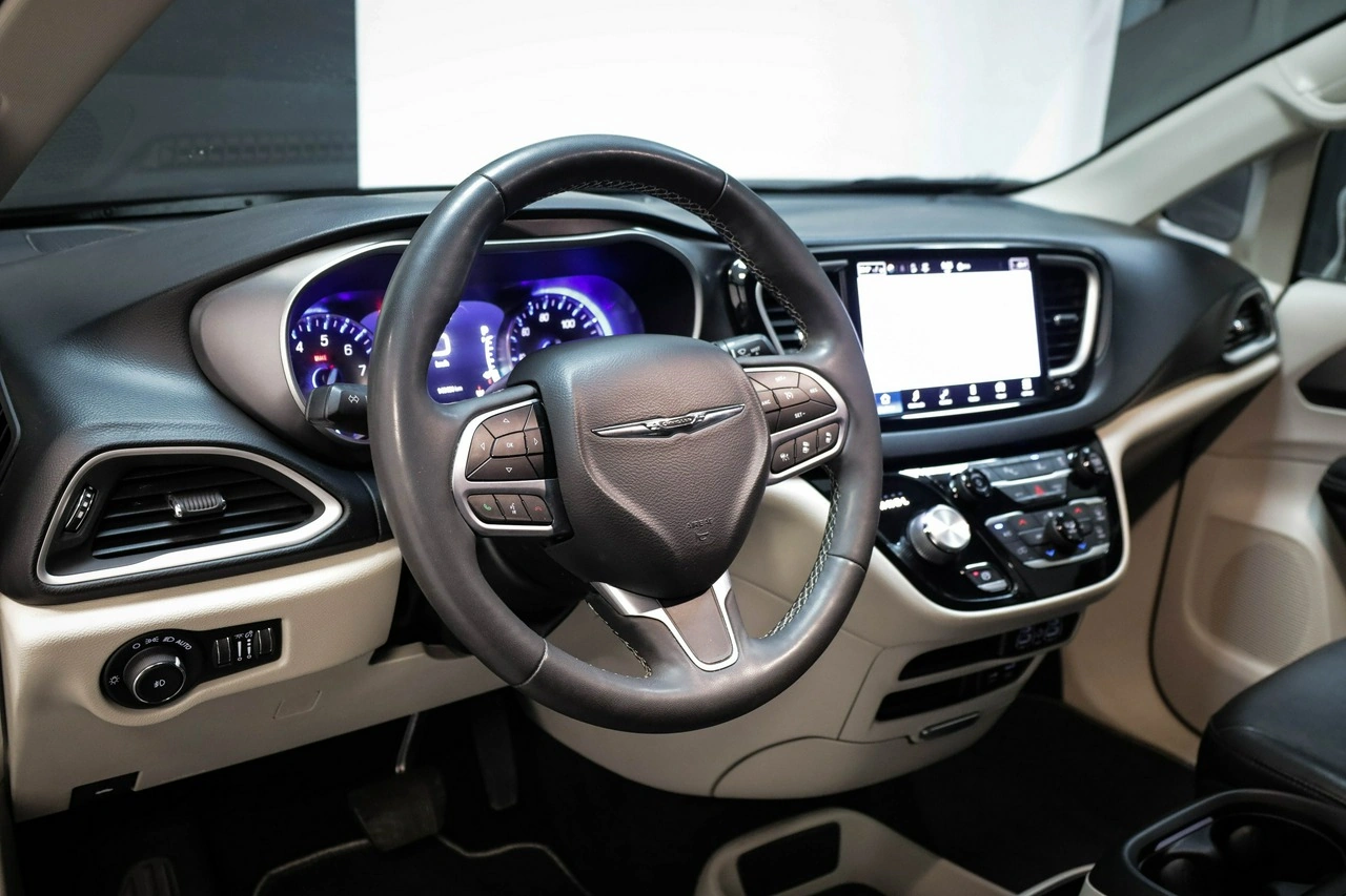 Chrysler Pacifica - Zdjęcie 16