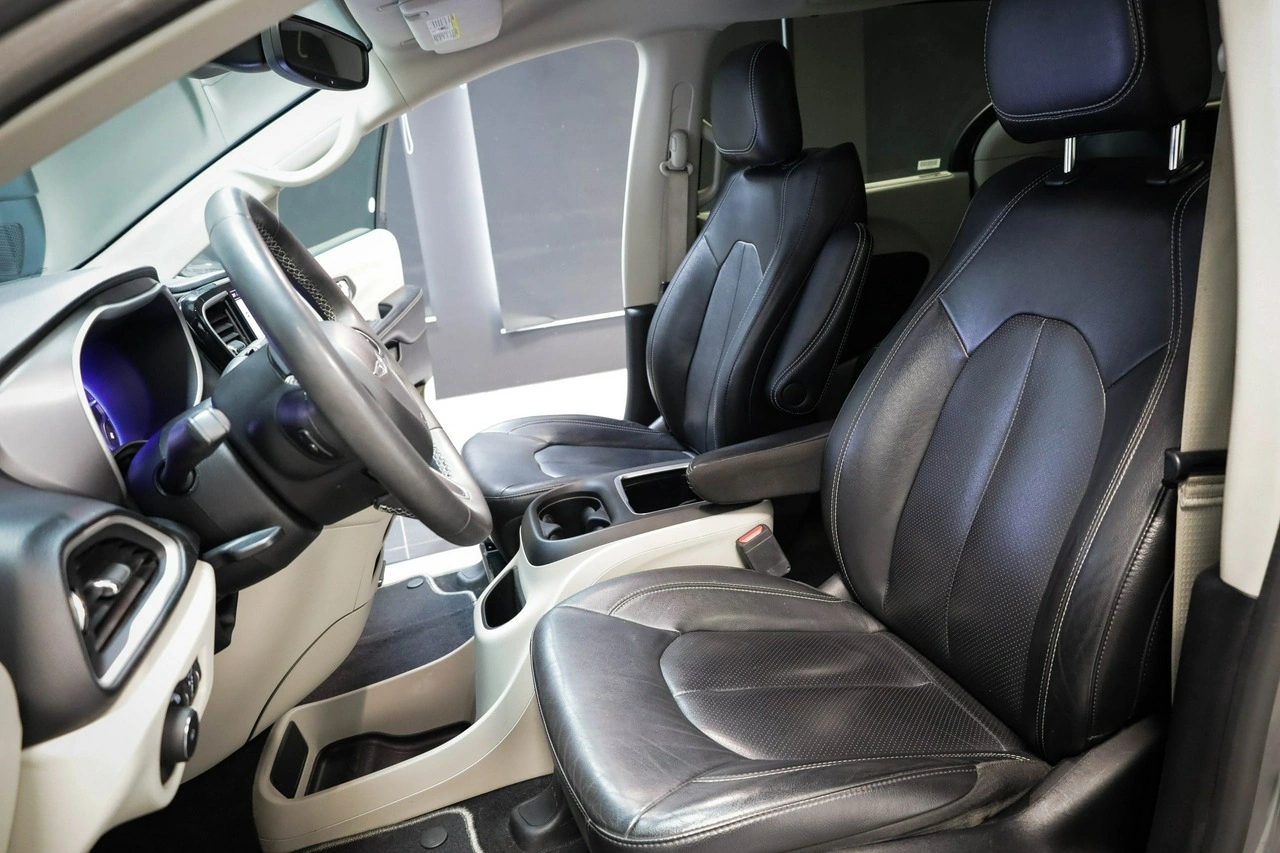 Chrysler Pacifica - Zdjęcie 17