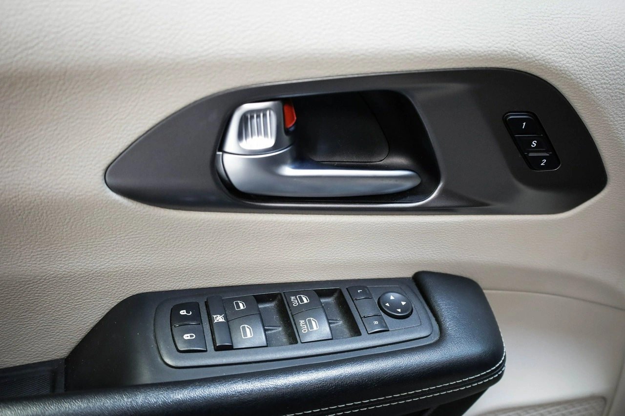 Chrysler Pacifica - Zdjęcie 18