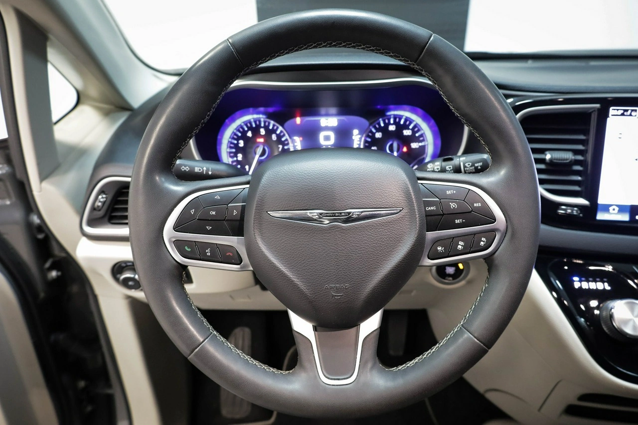 Chrysler Pacifica - Zdjęcie 19