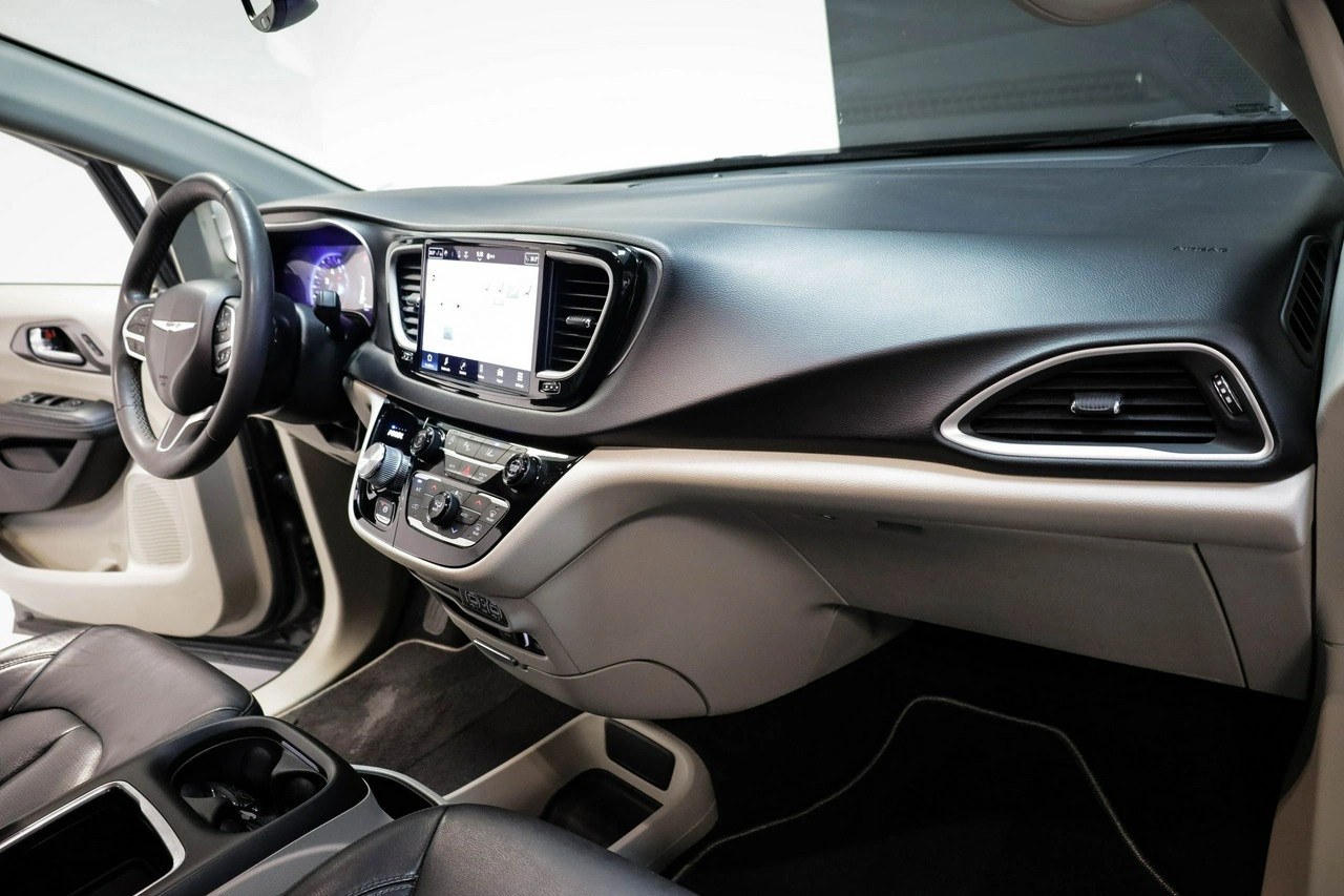 Chrysler Pacifica - Zdjęcie 23