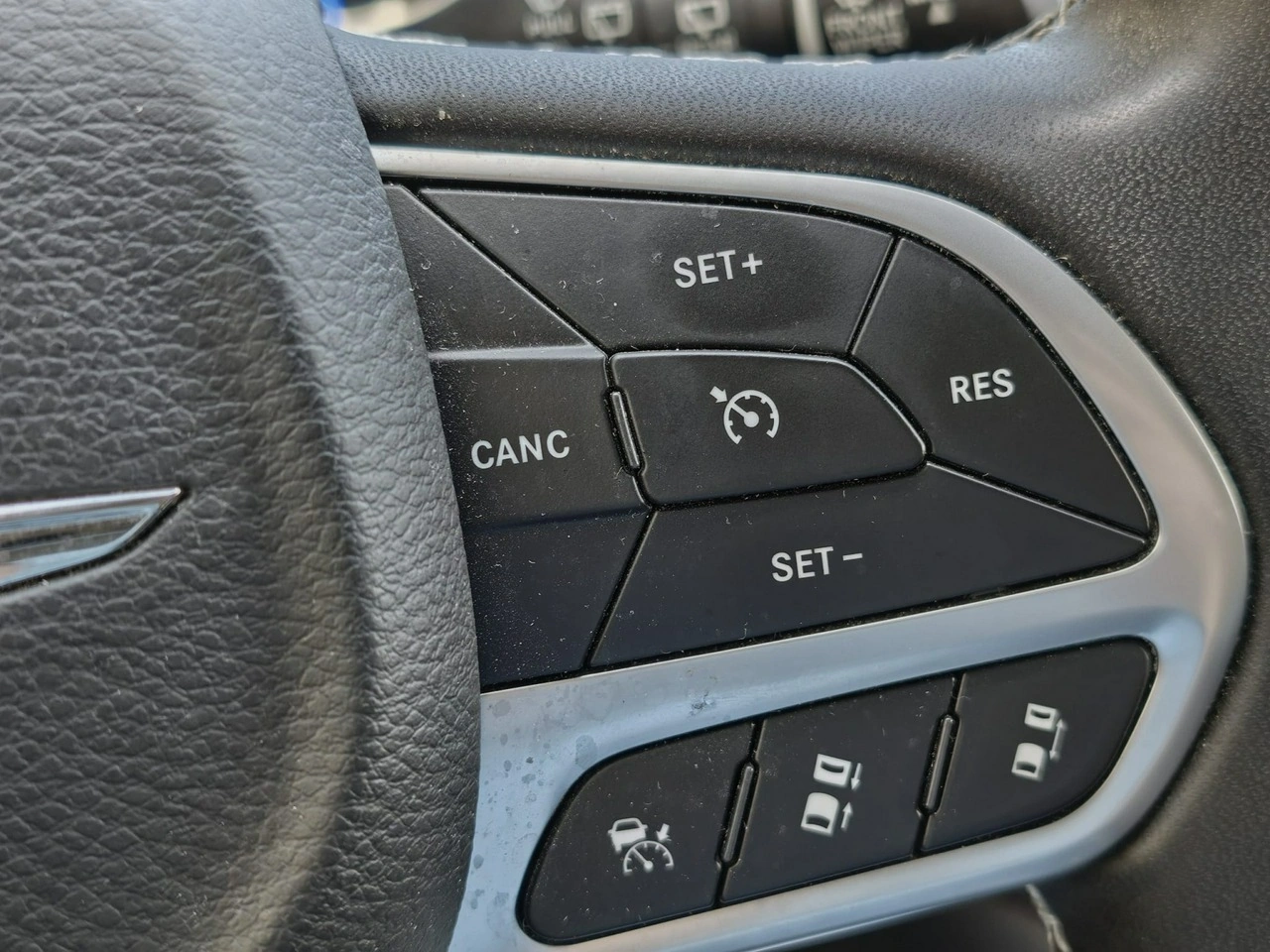 Chrysler Pacifica - Zdjęcie 10