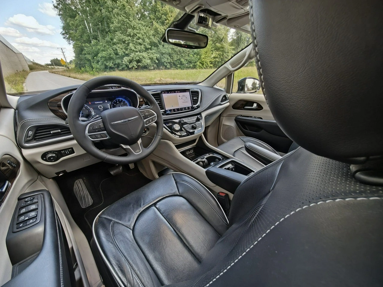 Chrysler Pacifica - Zdjęcie 24