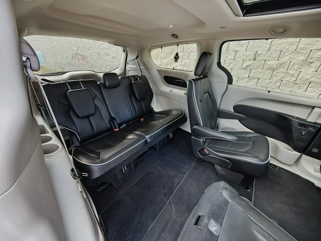 Chrysler Pacifica - Zdjęcie 30