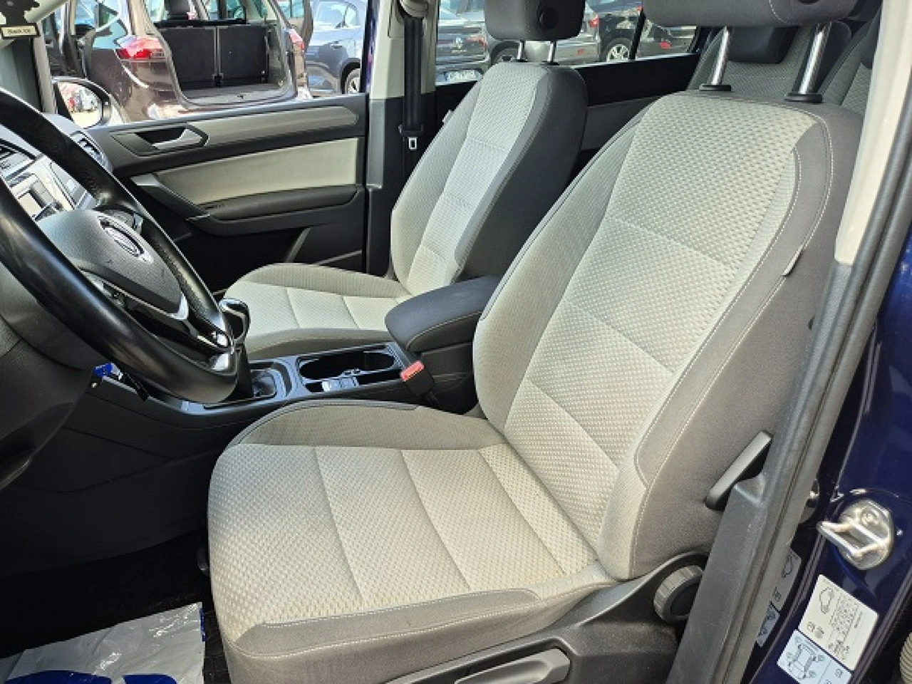 Volkswagen Touran - Zdjęcie 21