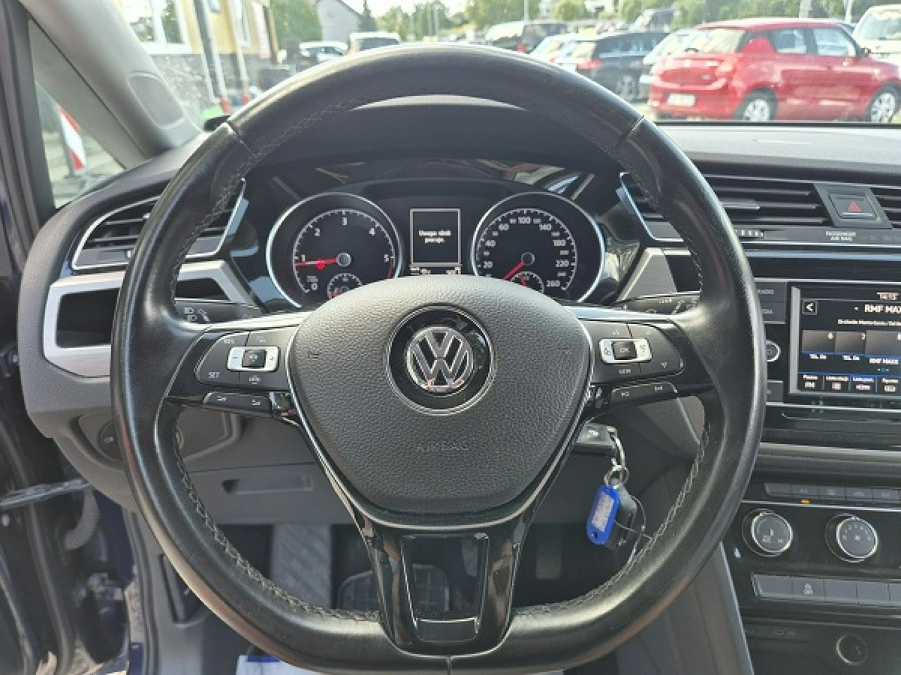 Volkswagen Touran - Zdjęcie 23